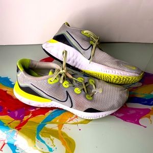 Nike renew running shoe